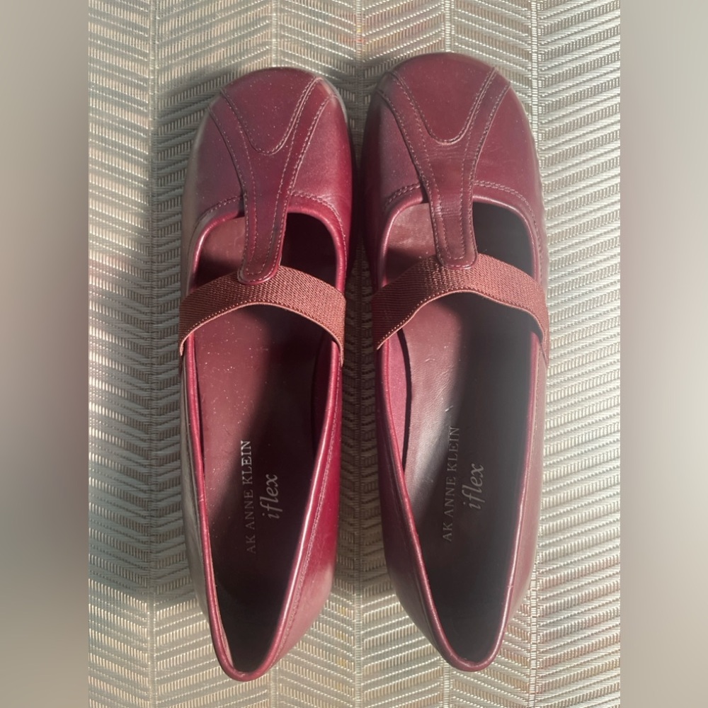 CLEARANCE - ANY 2 PAIRS OF SHOES $35 Anne Kline Barcelona Size 6 M